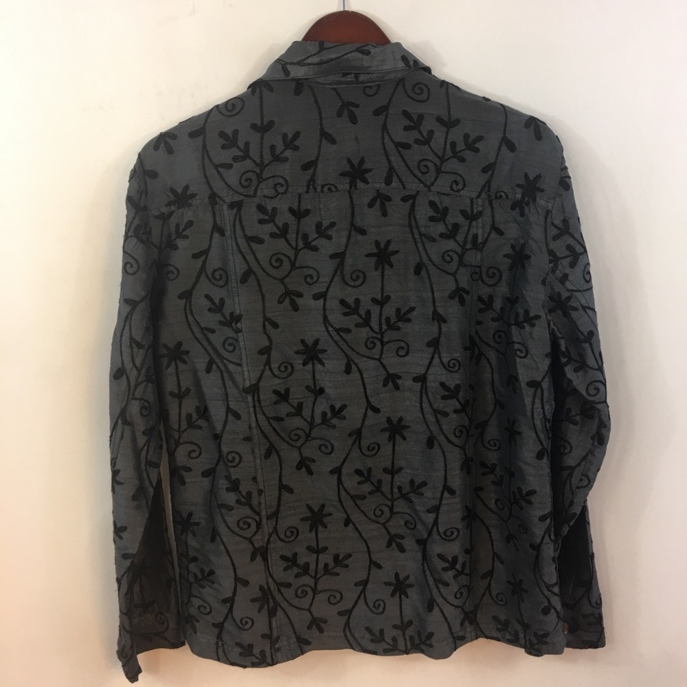 CHICO'S 1 Design Silk Shirt Floral Embroidered S/M - Picture 6 of 6